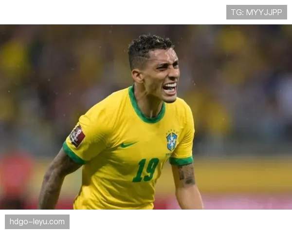 拉菲尼亚传球视野解析：精准调度助力球队进攻效率稳步提升