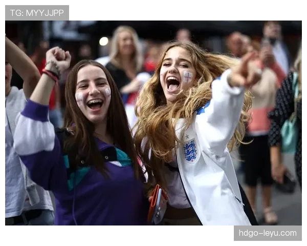 欧洲杯世界波引爆球迷热议，精彩瞬间震撼全球赛场