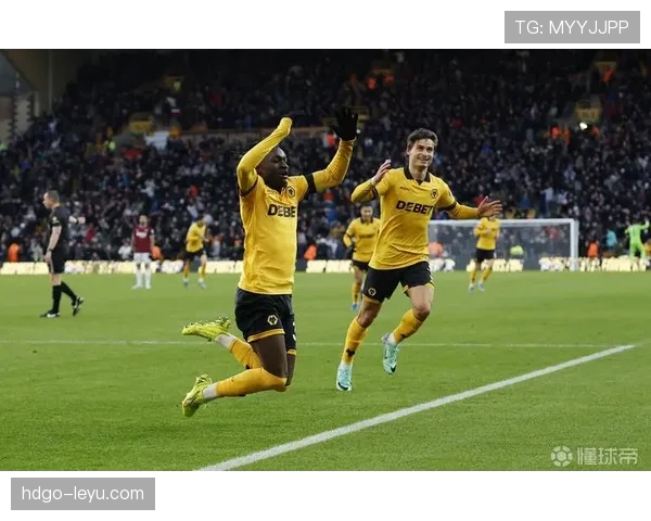 本·戴维斯稳健发挥助球队斩获英超关键胜利 本·戴维斯稳健发挥助球队斩获英超关键胜利